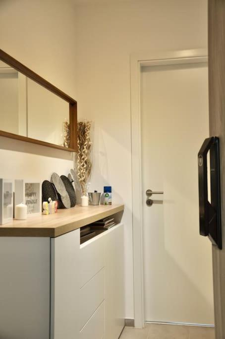 New In - Free Parking Apartment *